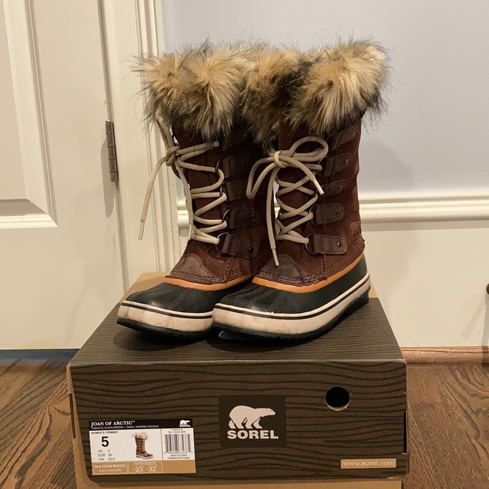 Sorel Joan of Artic waterproof boot  size 5